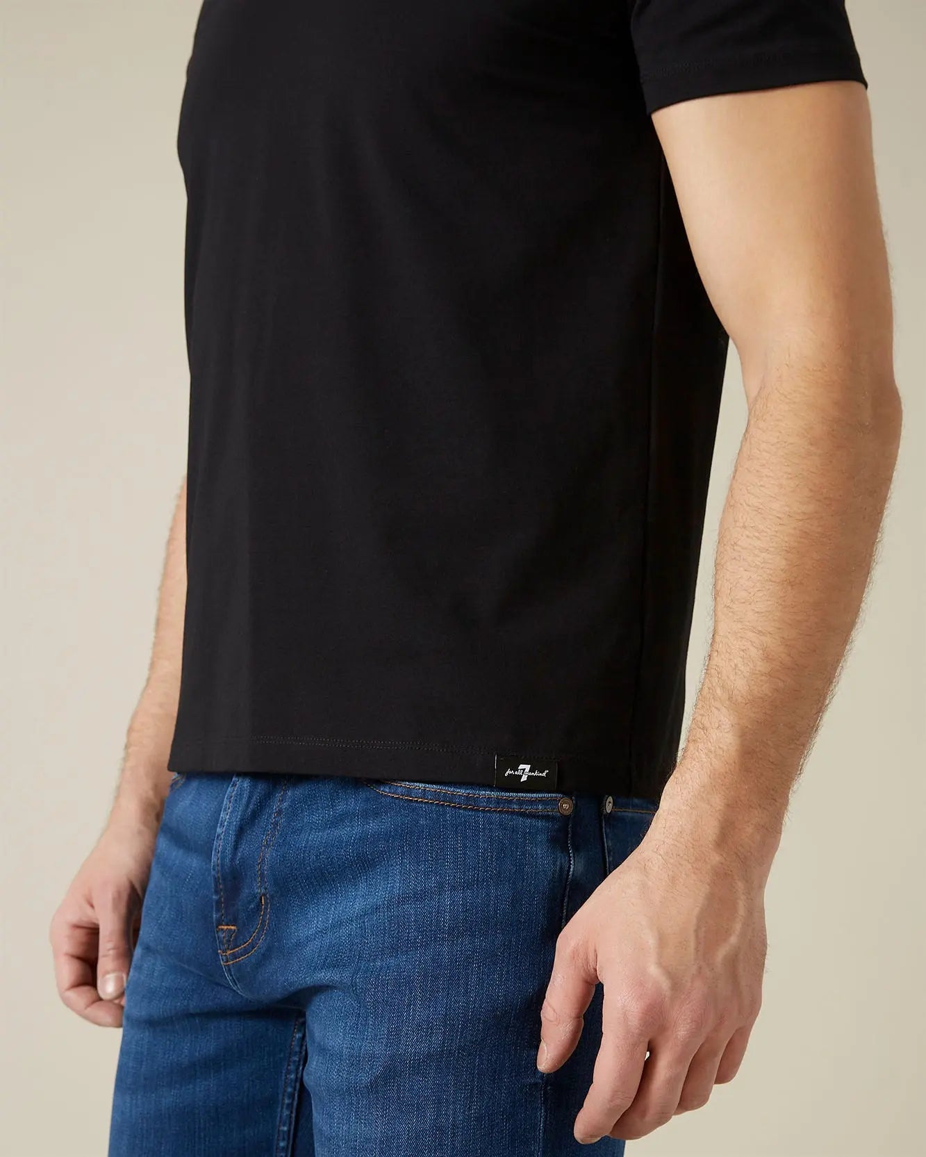 Black V-NECK T-SHIRT Luxe Performance Black - BEVAVA