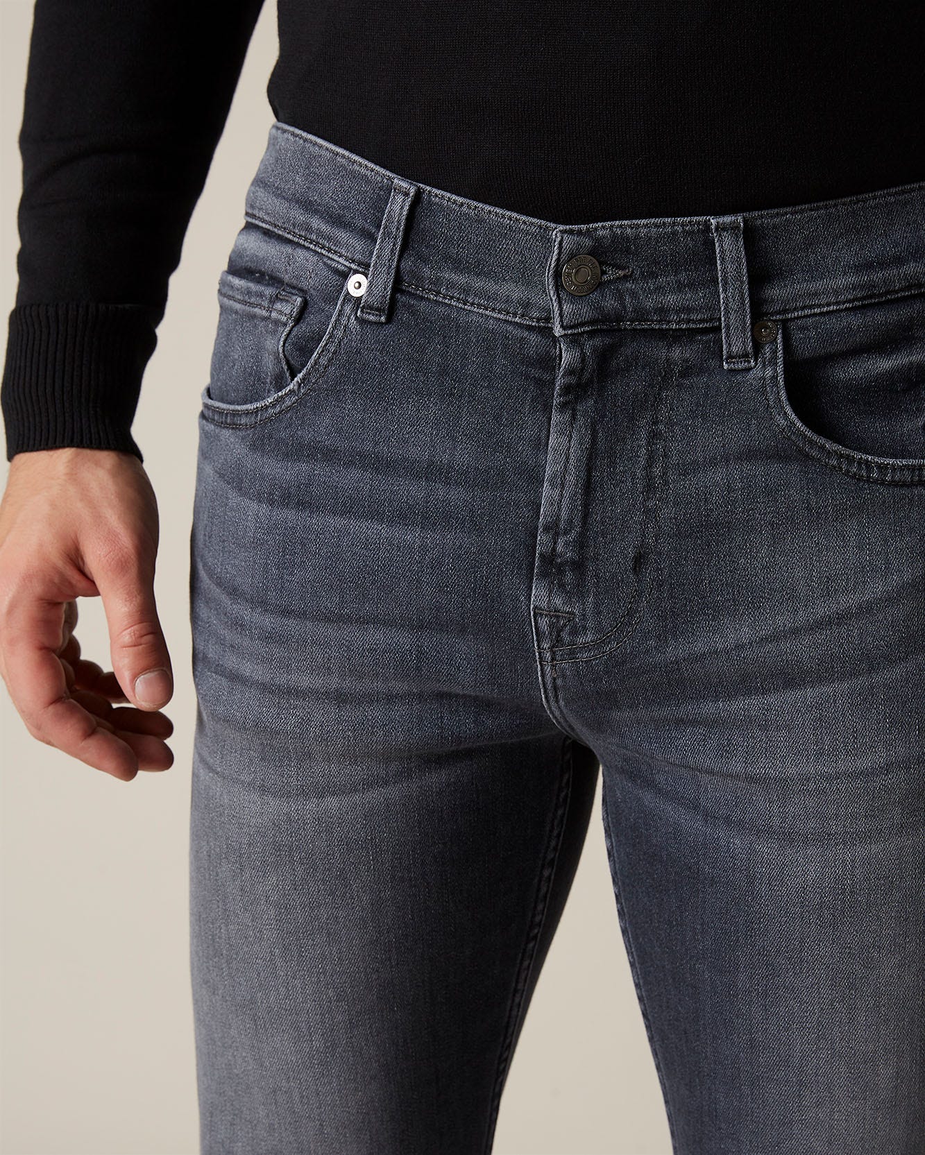 Black Slimmy Tapered Absolute Grey 7 For All Mankind