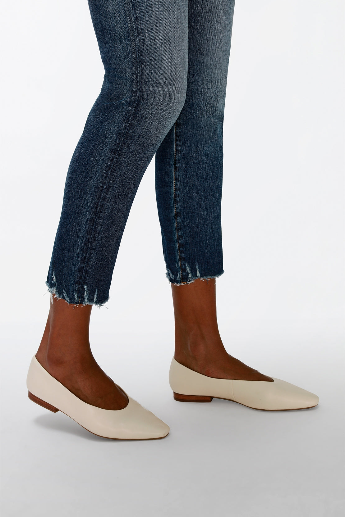 Roxanne Ankle Millennium With Distressed Hem 7 For All Mankind