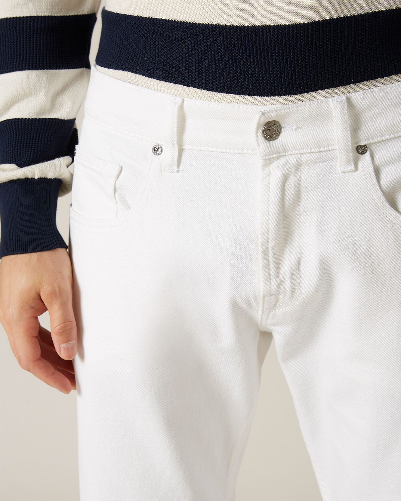 White Regular Short Peaceful White 7 For All Mankind