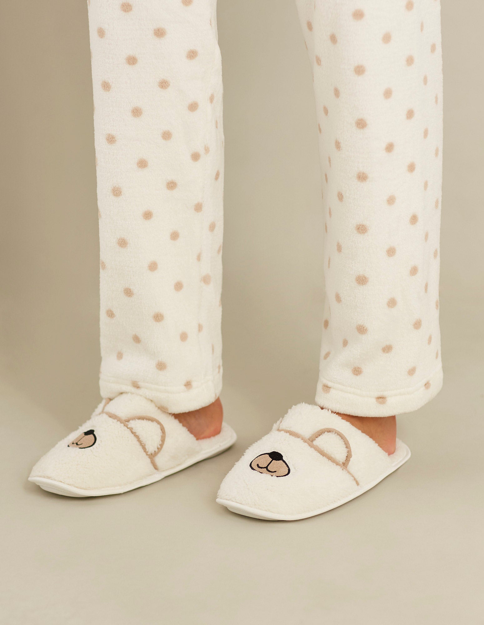 White Slippers_SPFD163010_244_01