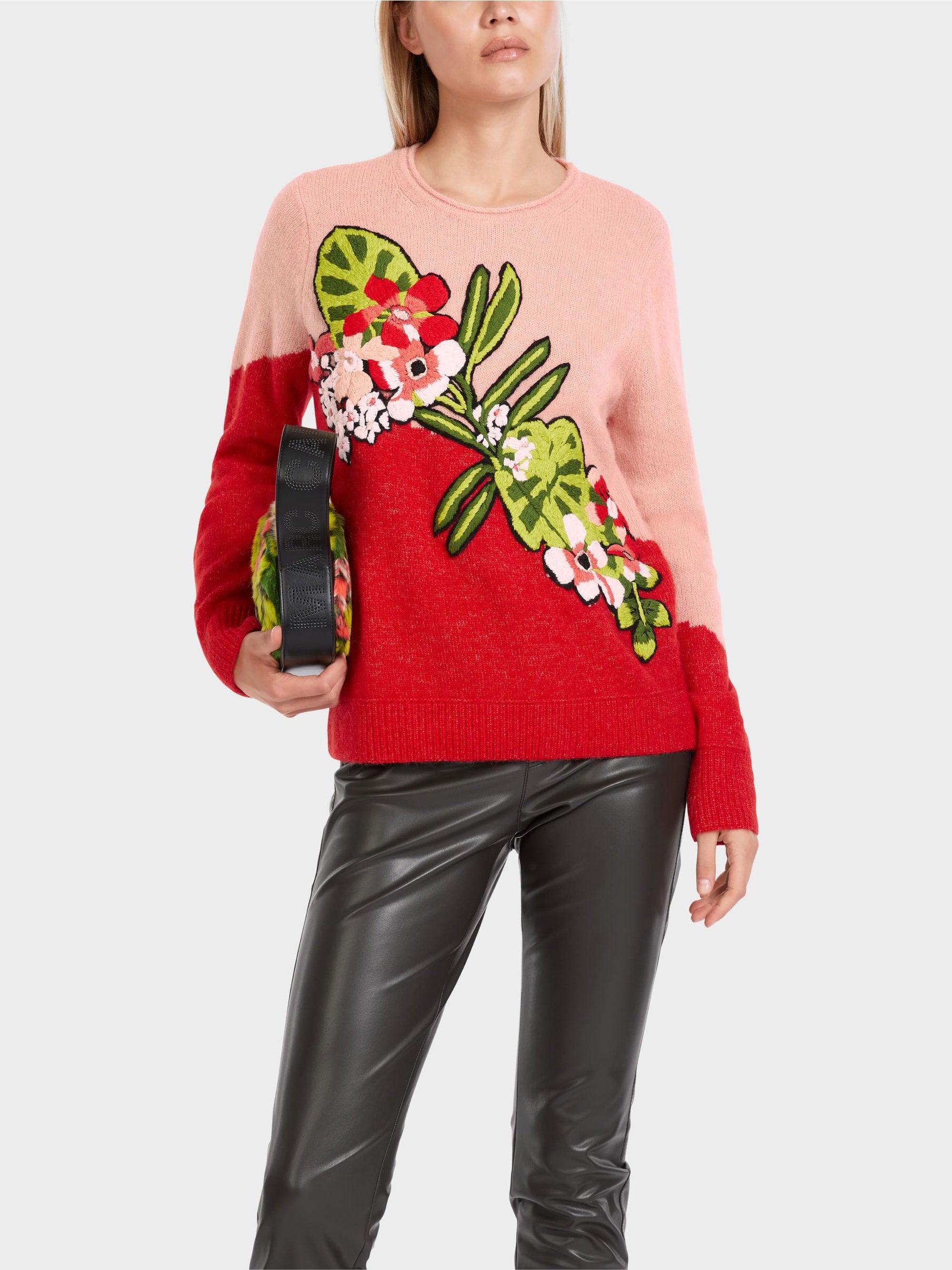 Embroidered "Rethink Together" Sweater_VC 41.50 M59_270_04
