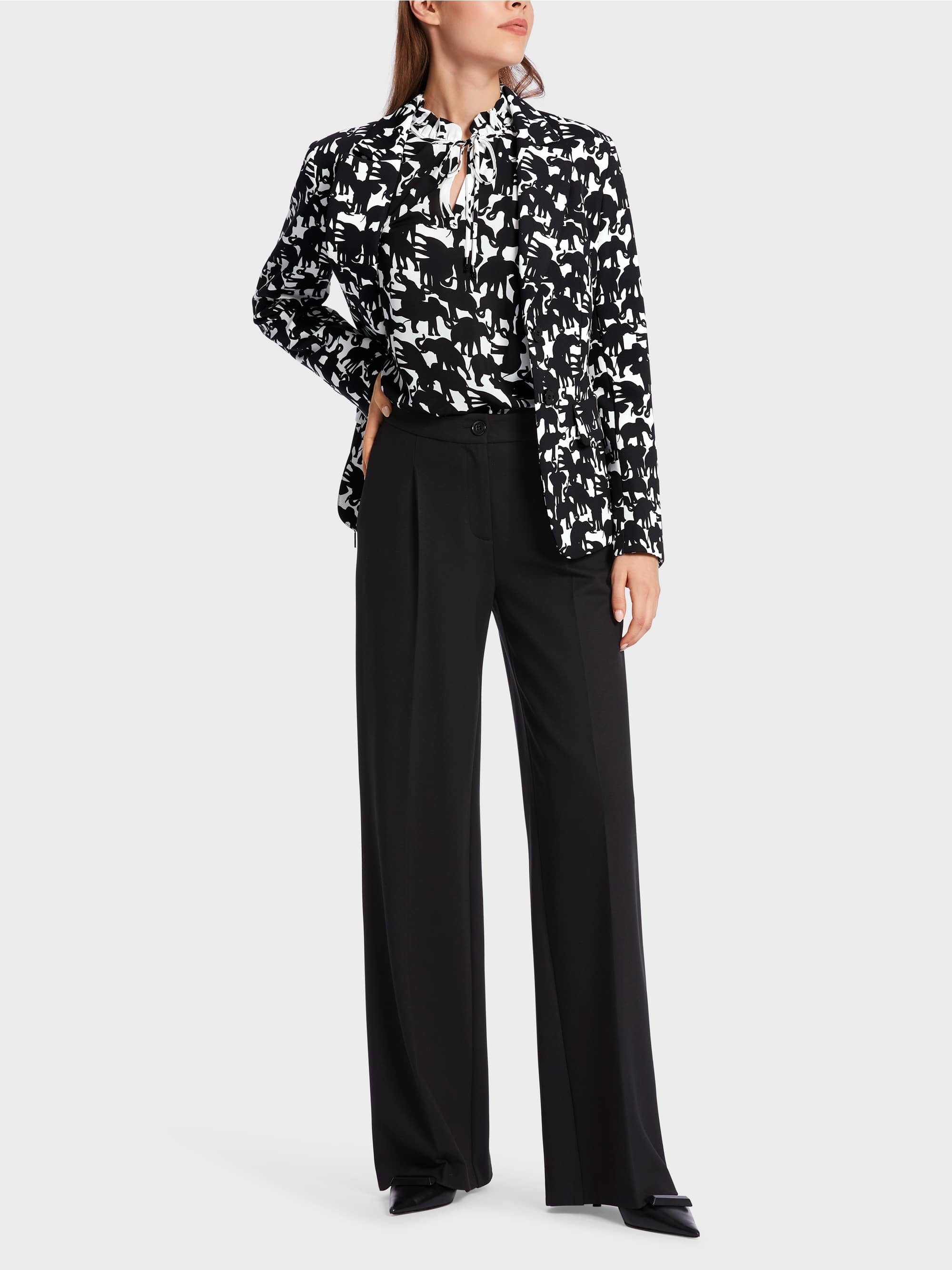 Blazer With Elephant Motif_WC 34.11 J10_910_04