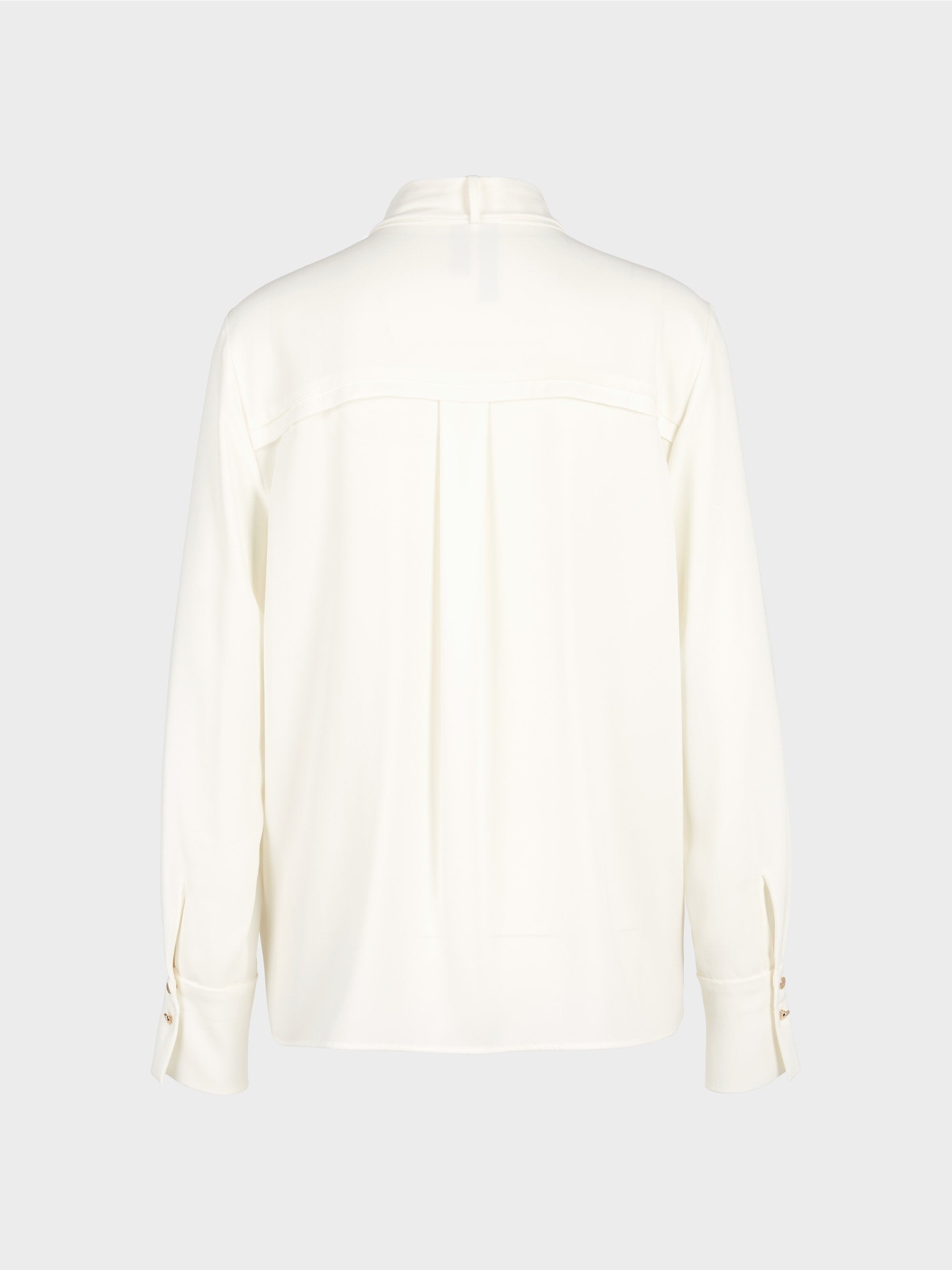 Blouse With Stand-Up Collar And Bow_WC 51.08 W01_110_07