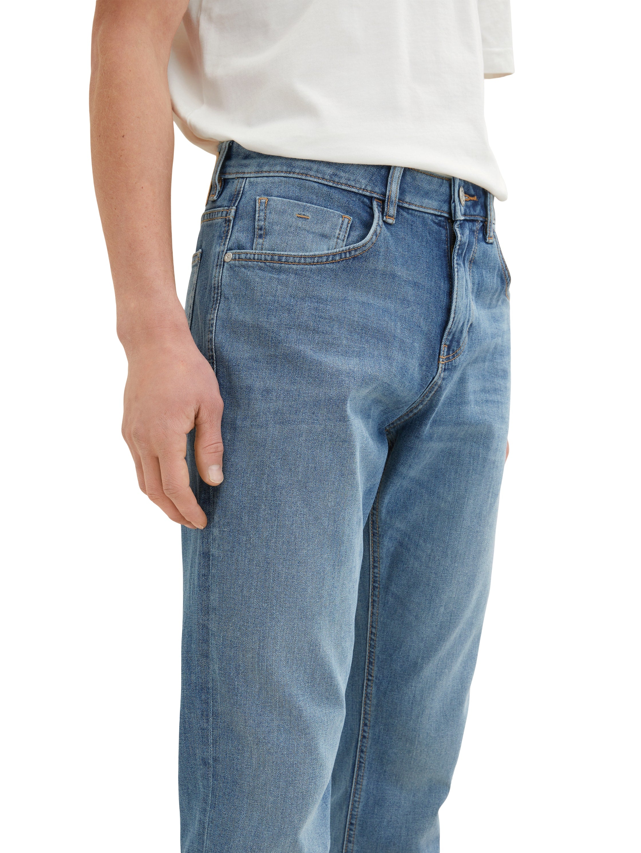 Light Wash Standard Fit Jeans
