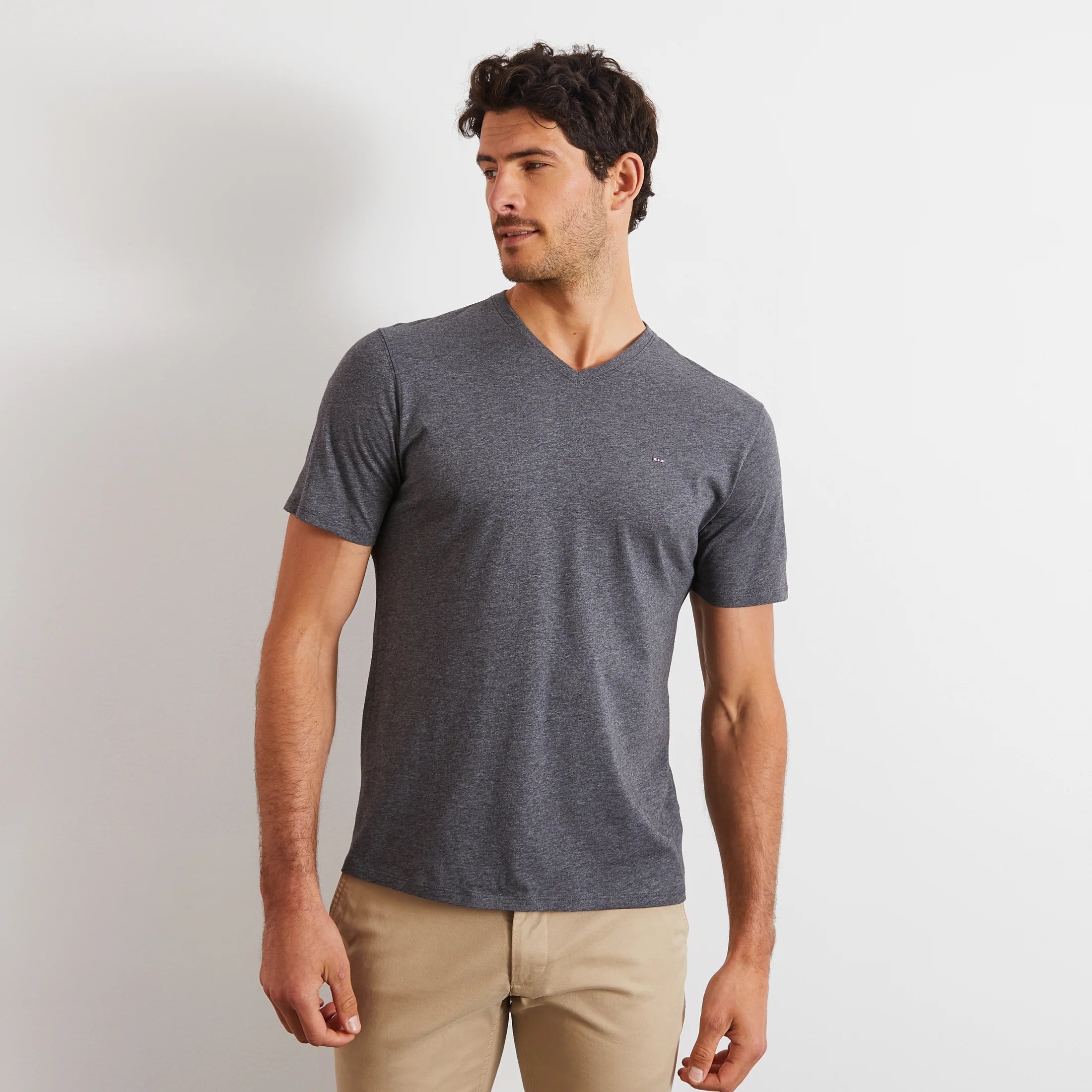 v-neck-grey-light-pima-cotton-t-shirt_ppknitce0008_grf_01