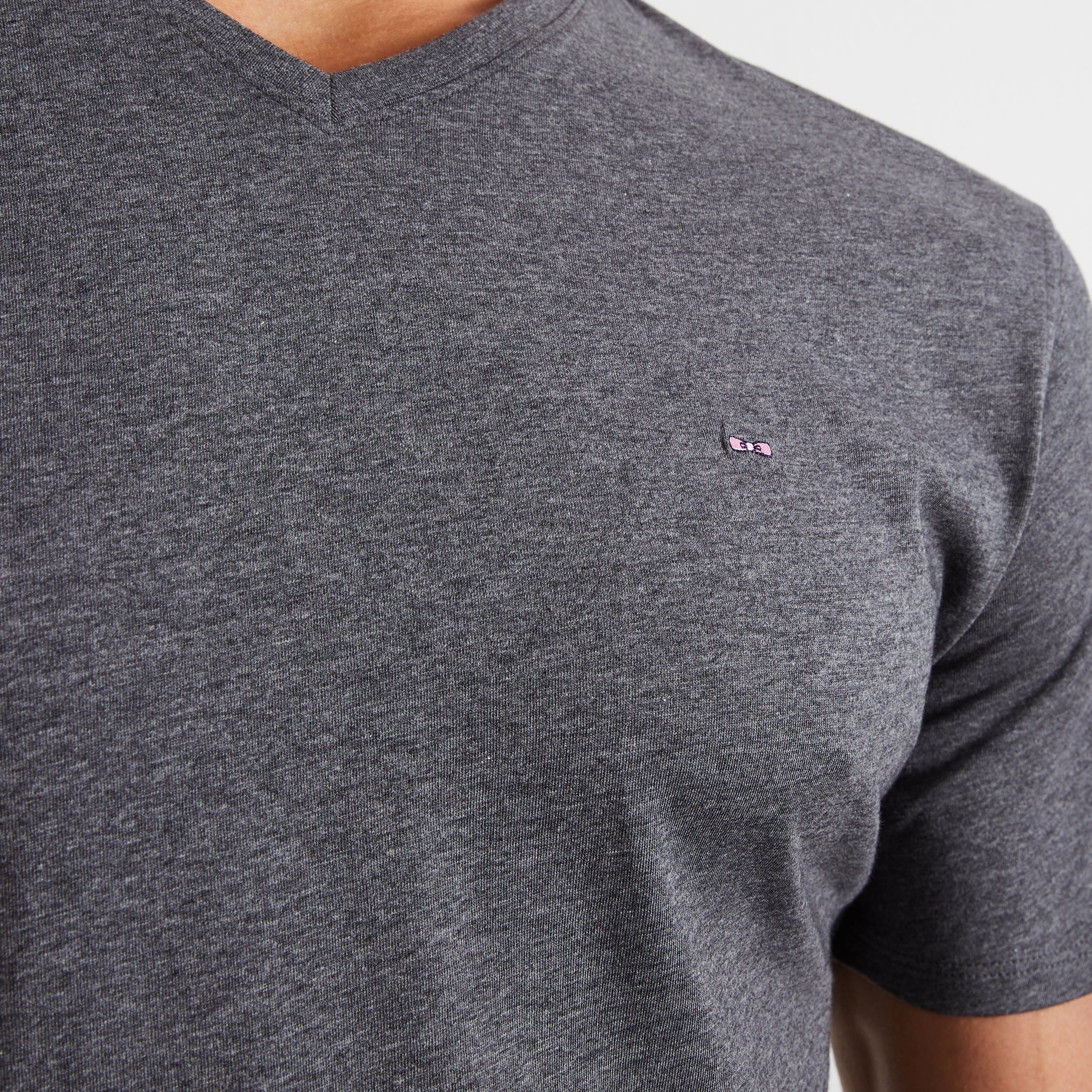 v-neck-grey-light-pima-cotton-t-shirt_ppknitce0008_grf_06