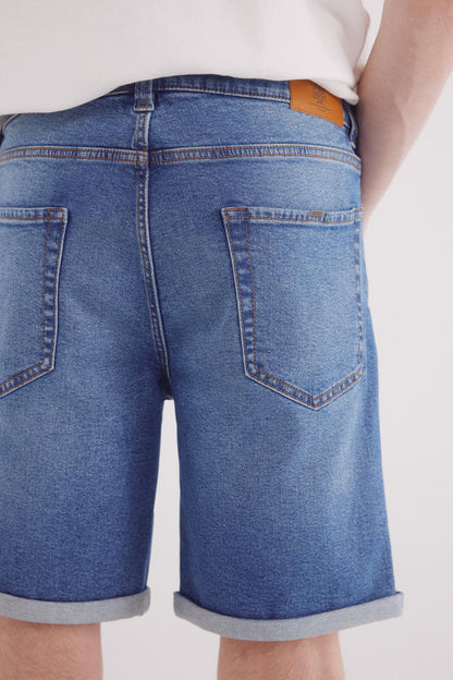 Springfield_Essential Medium Washed Denim Shorts_0019553_14_02