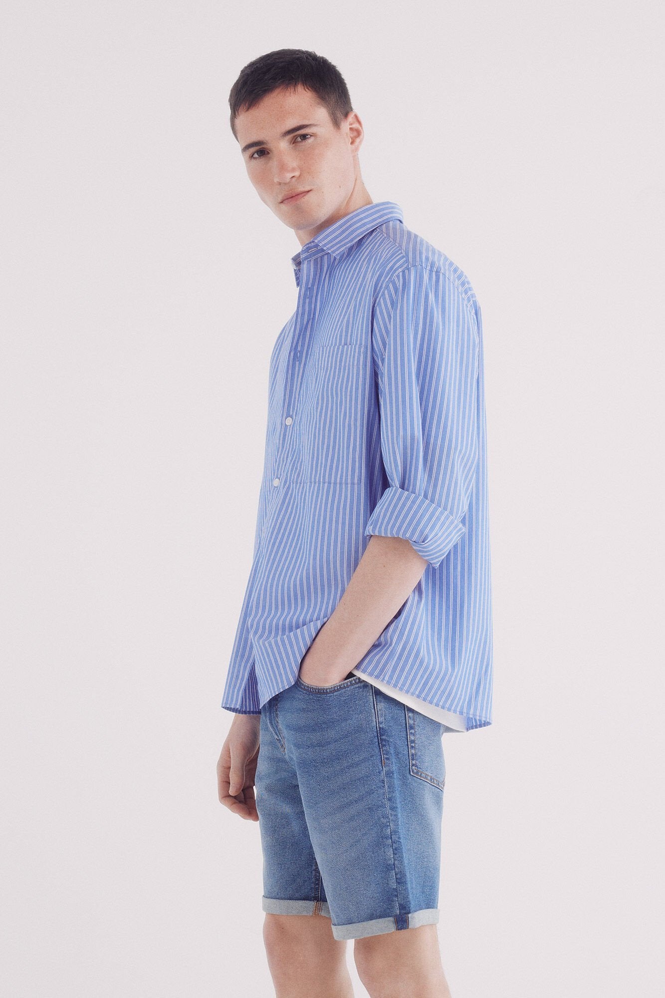 Springfield_Essential Medium Washed Denim Shorts_0019553_14_03