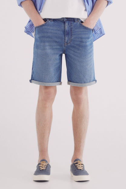 Springfield_Essential Medium Washed Denim Shorts_0019553_14_04