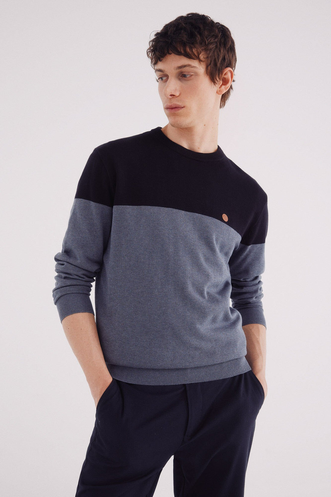 Springfield_Light_Blue_Basic Color Block Jumper_0062734_16_01