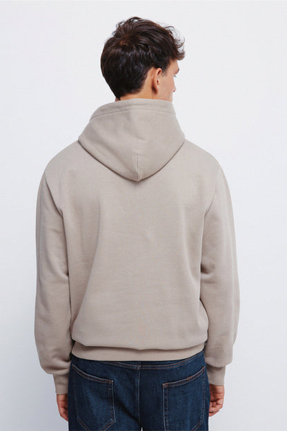 Springfield_Sand_Basic Sweatshirt Hood_0092107_36_03