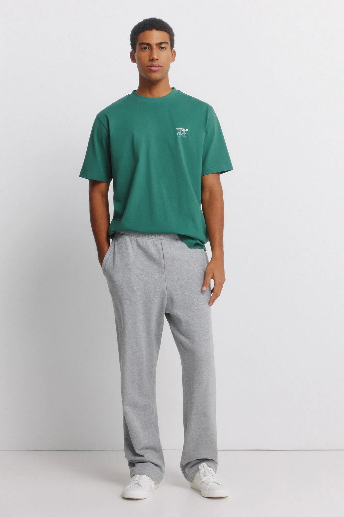 Springfield Gray Men Wide Jogger Trousers SKU: 0093194_46 Image 01