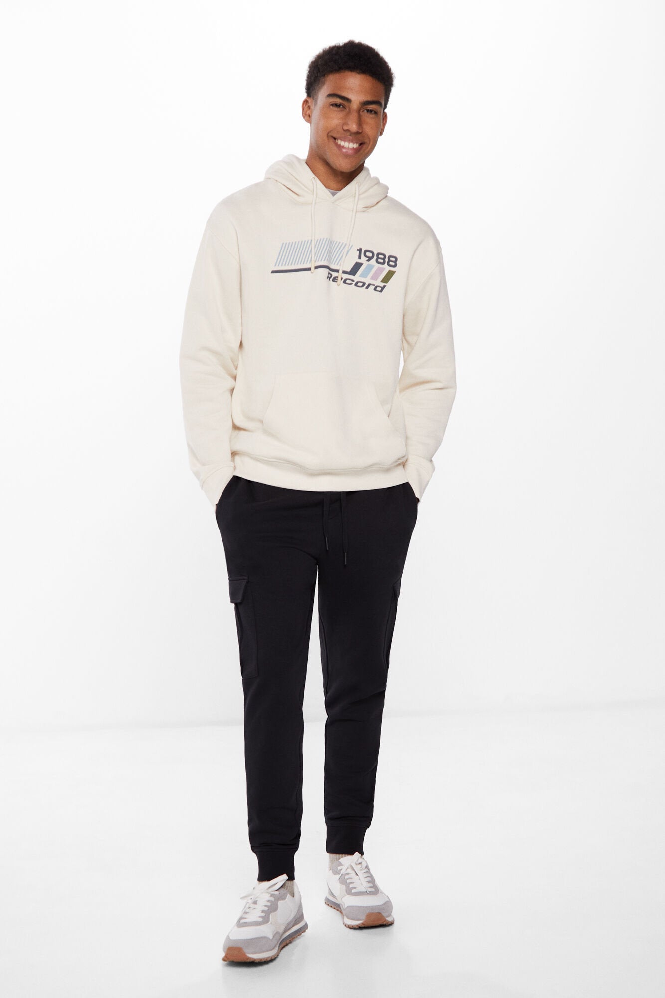 Black Cargo Style Sweatpants_0097354_01_01