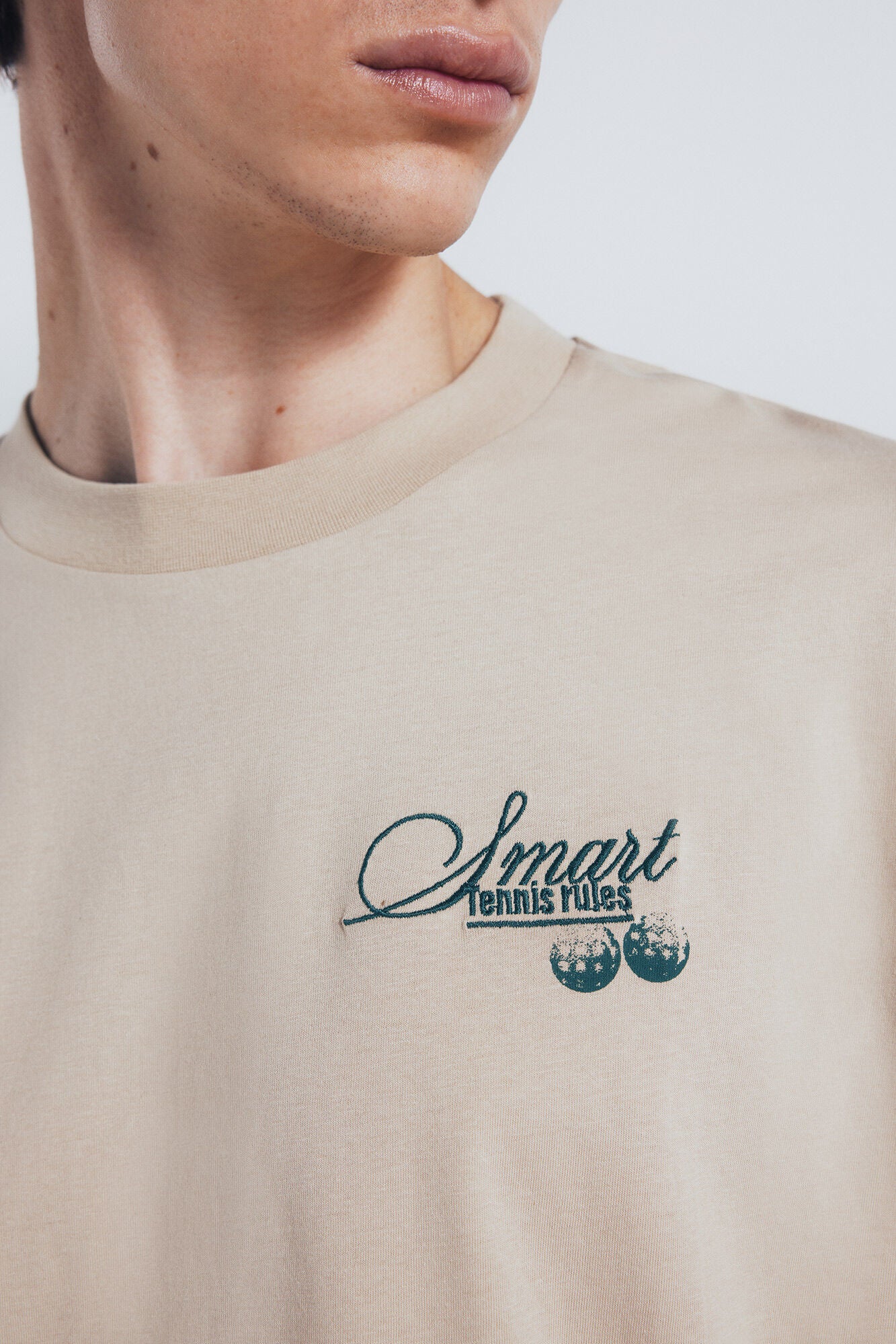 Springfield_Beige_Smart Tennis Shirt_0262945_51_05