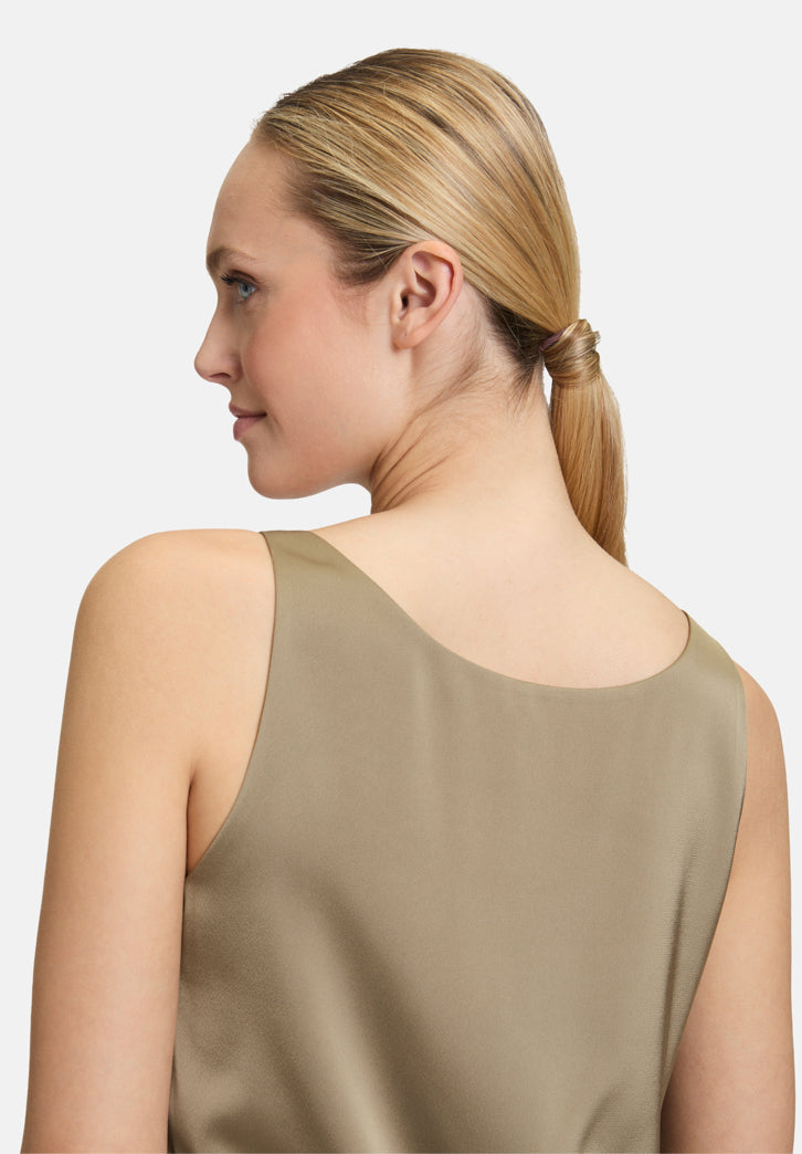 Vera Mont_Turf_Satin Blouse with V-Neck_0301-4262_7387_07