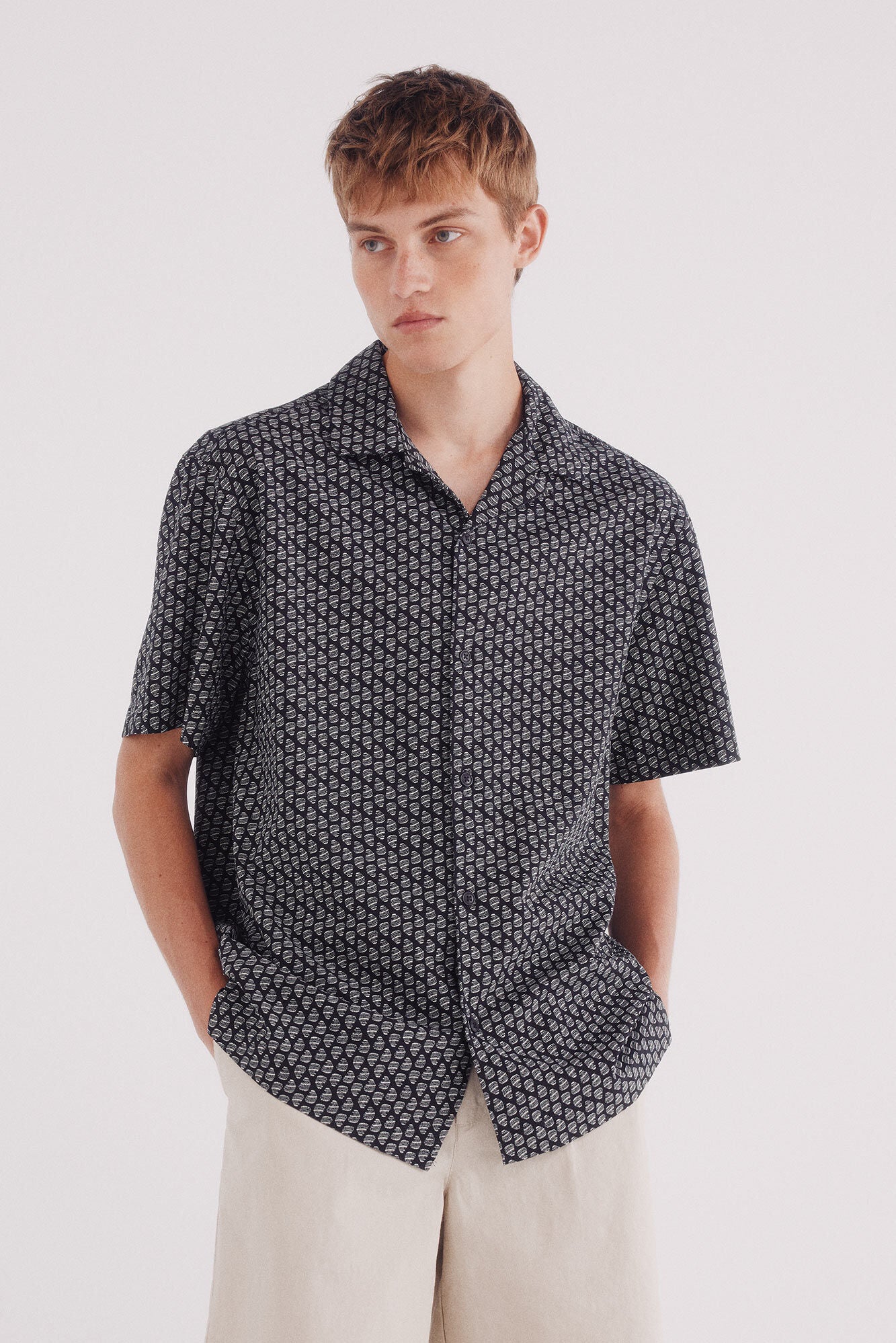 Springfield_Black_Printed Short Sleeve Bowling Shirt_0372133_01_01