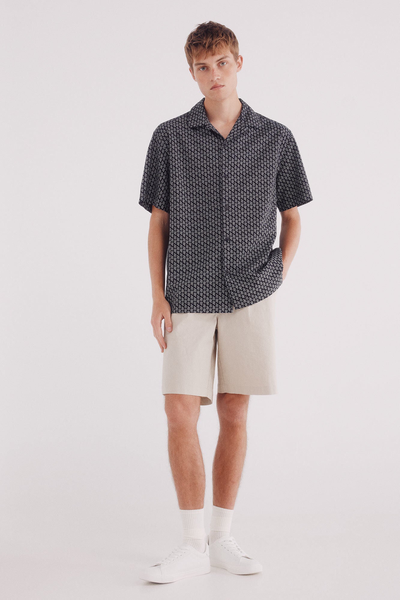 Springfield_Black_Printed Short Sleeve Bowling Shirt_0372133_01_03