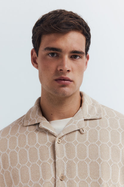 Springfield_Beige_Printed Knit Short Sleeve Jersey-Knit Bowling Shirt_0372135_51_02