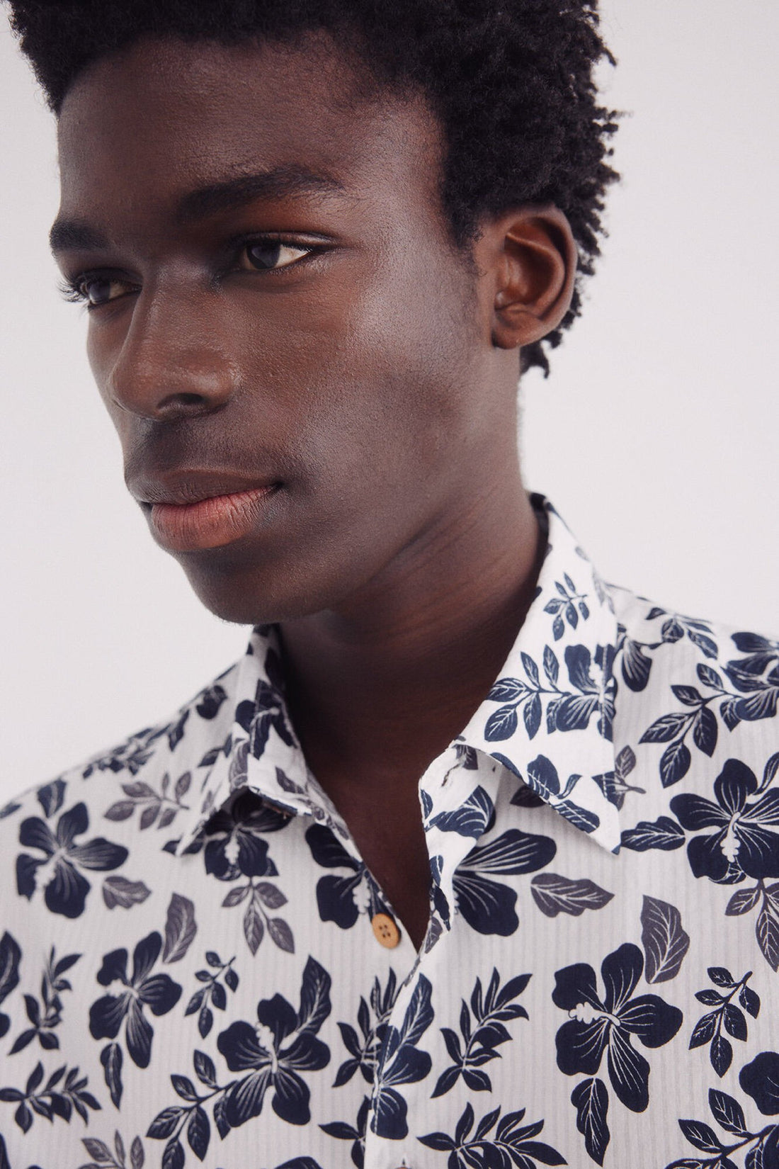 Springfield_Printed Seersucker Short Sleeve Shirt_0379234_16_02