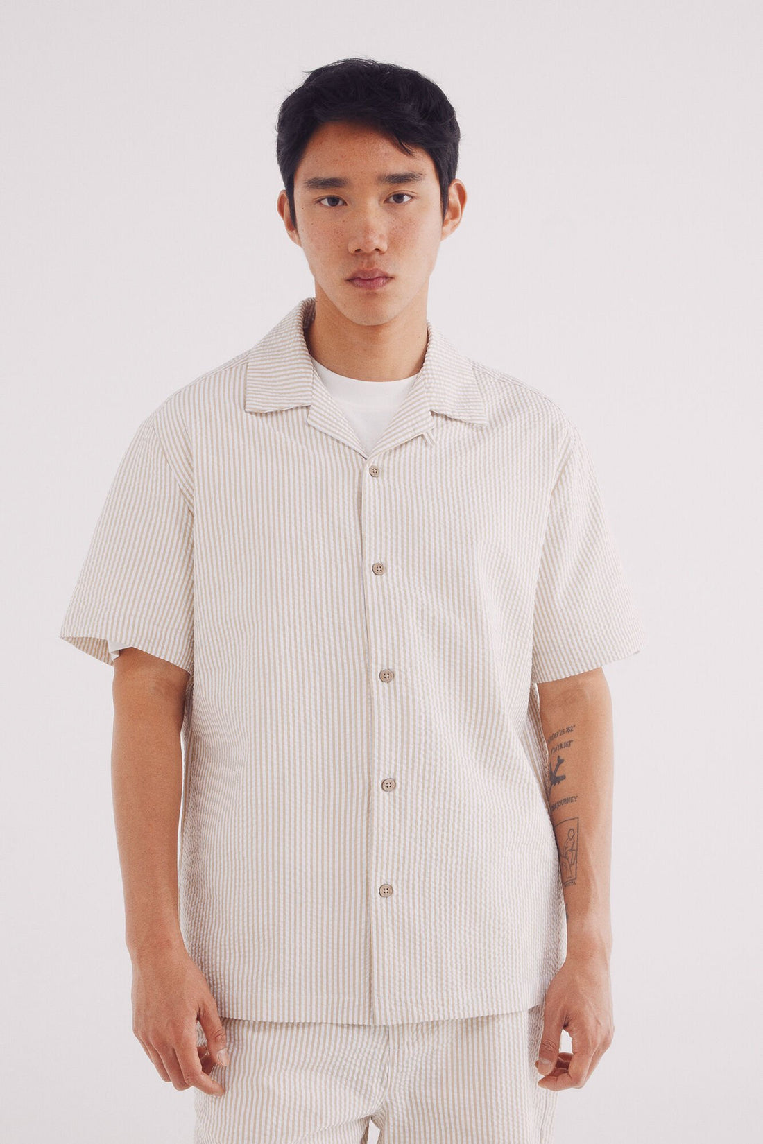 Springfield_Striped Seersucker Short Sleeve Sleeved Shirt_0379236_51_01