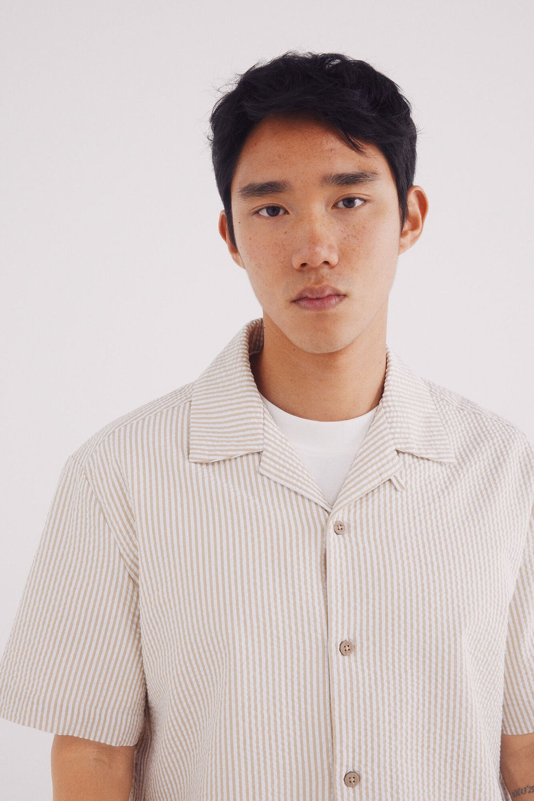 Springfield_Striped Seersucker Short Sleeve Sleeved Shirt_0379236_51_02