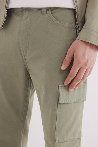 Springfield_Slim Fit Cargo Structured Jeans_0399333_93_03