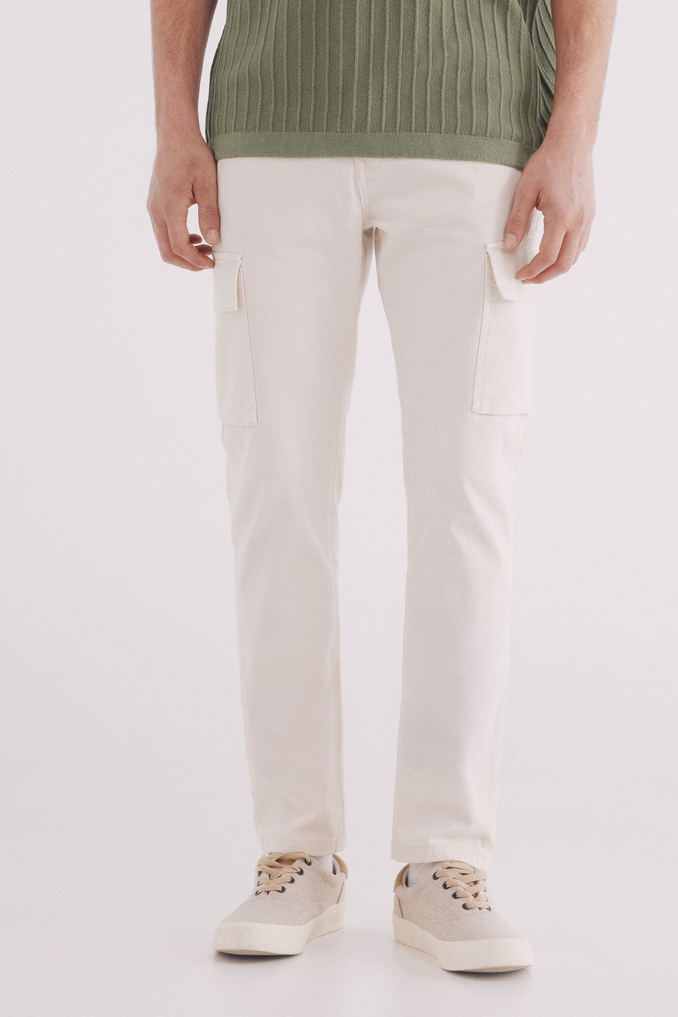 Springfield_Slim Fit Cargo Structured Jeans_0399333_97_03