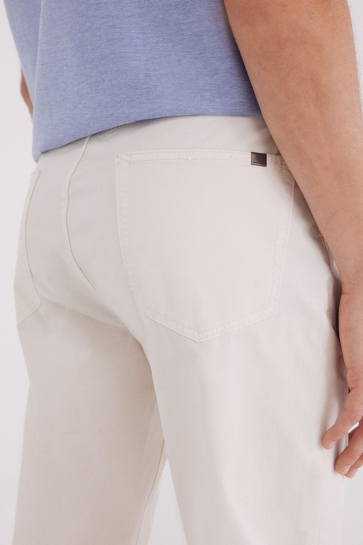 Springfield_Slim Fit Light Wash 5-Pocket Trousers_0399334_97_04