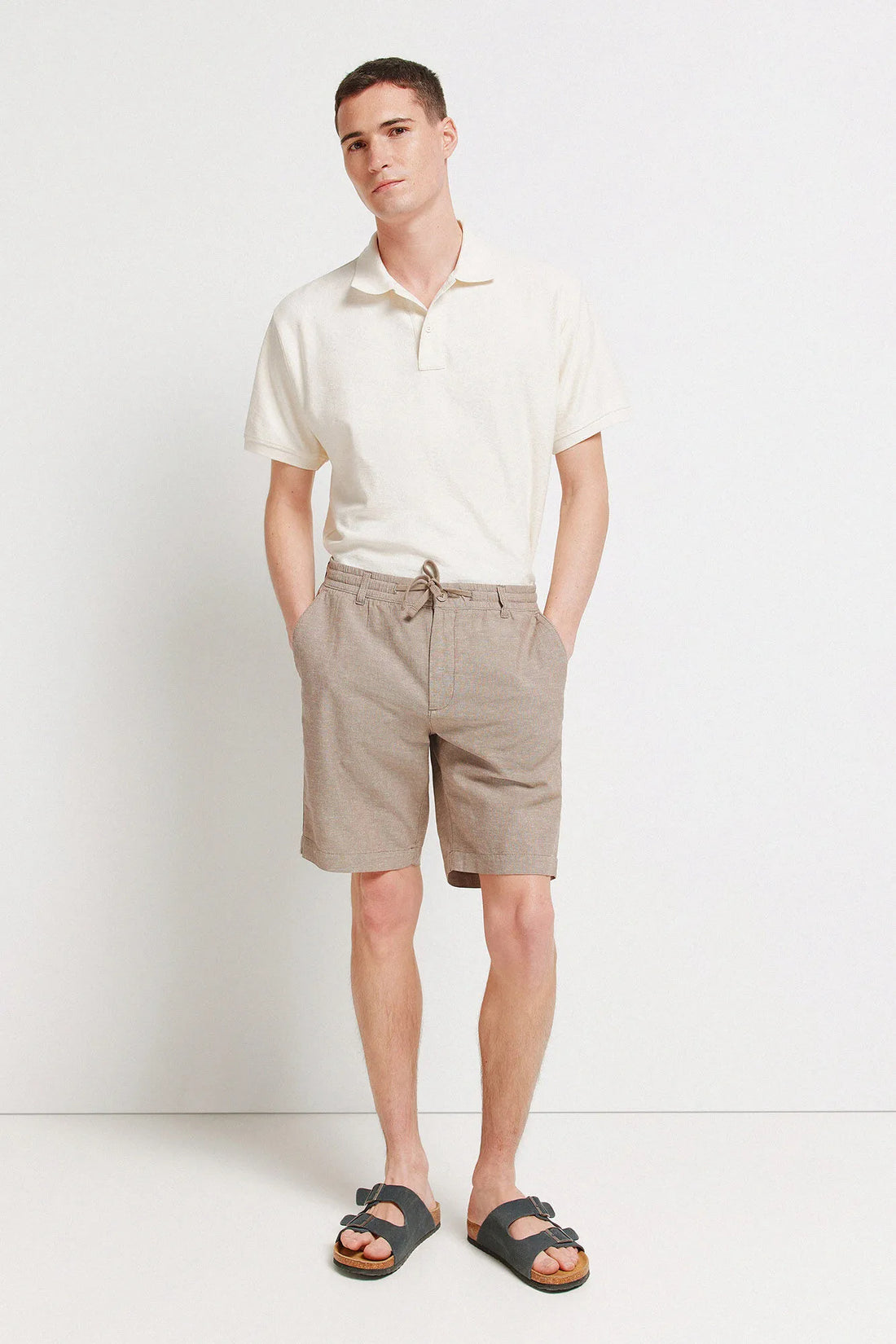 Springfield Beige Men Linen Comfort Slim Fit Bermuda Shorts SKU: 0433667_37 Image 01
