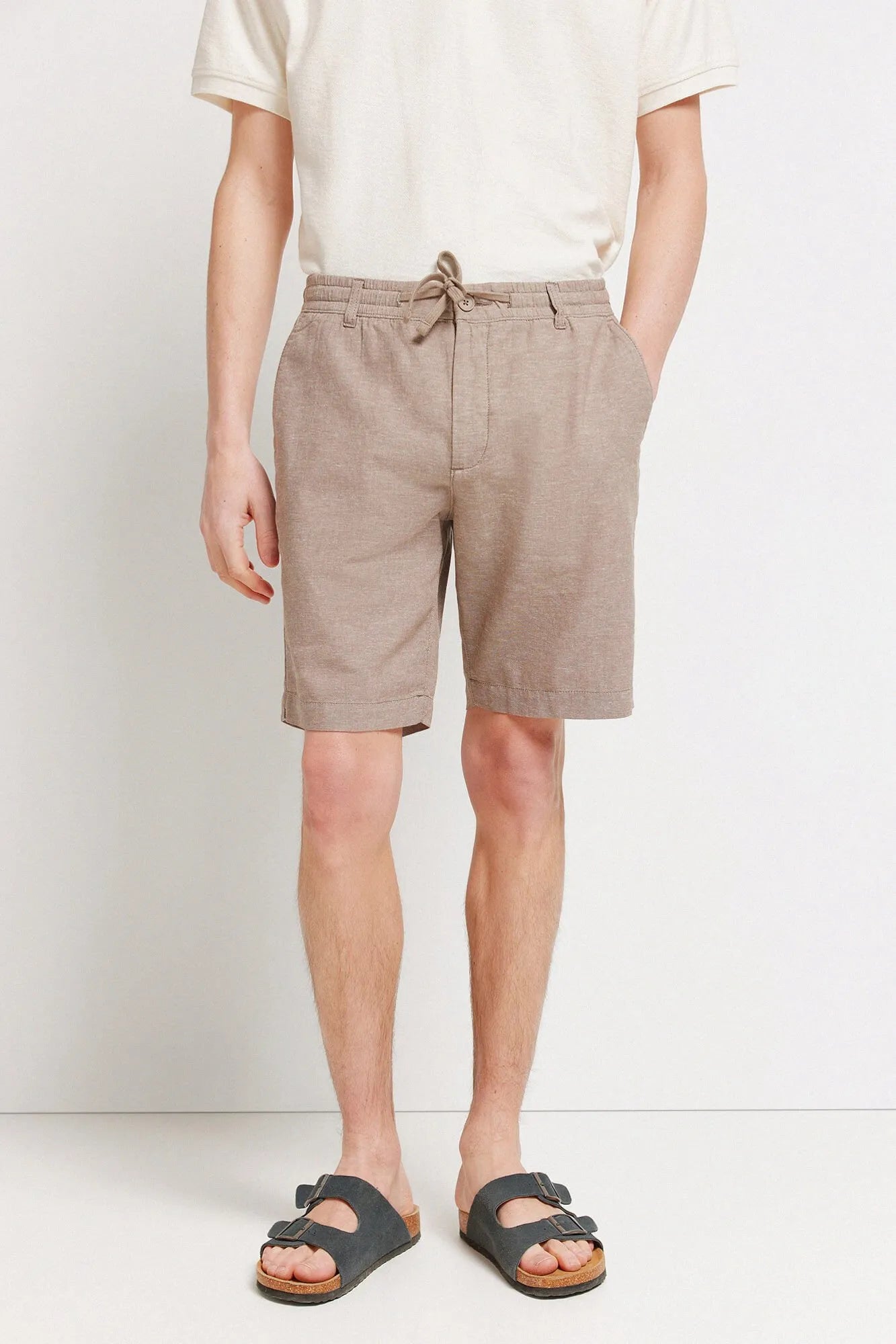 Springfield Beige Men Linen Comfort Slim Fit Bermuda Shorts SKU: 0433667_37 Image 02