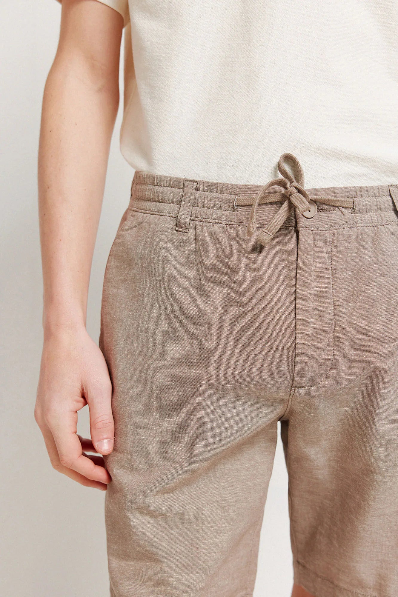 Springfield Beige Men Linen Comfort Slim Fit Bermuda Shorts SKU: 0433667_37 Image 03