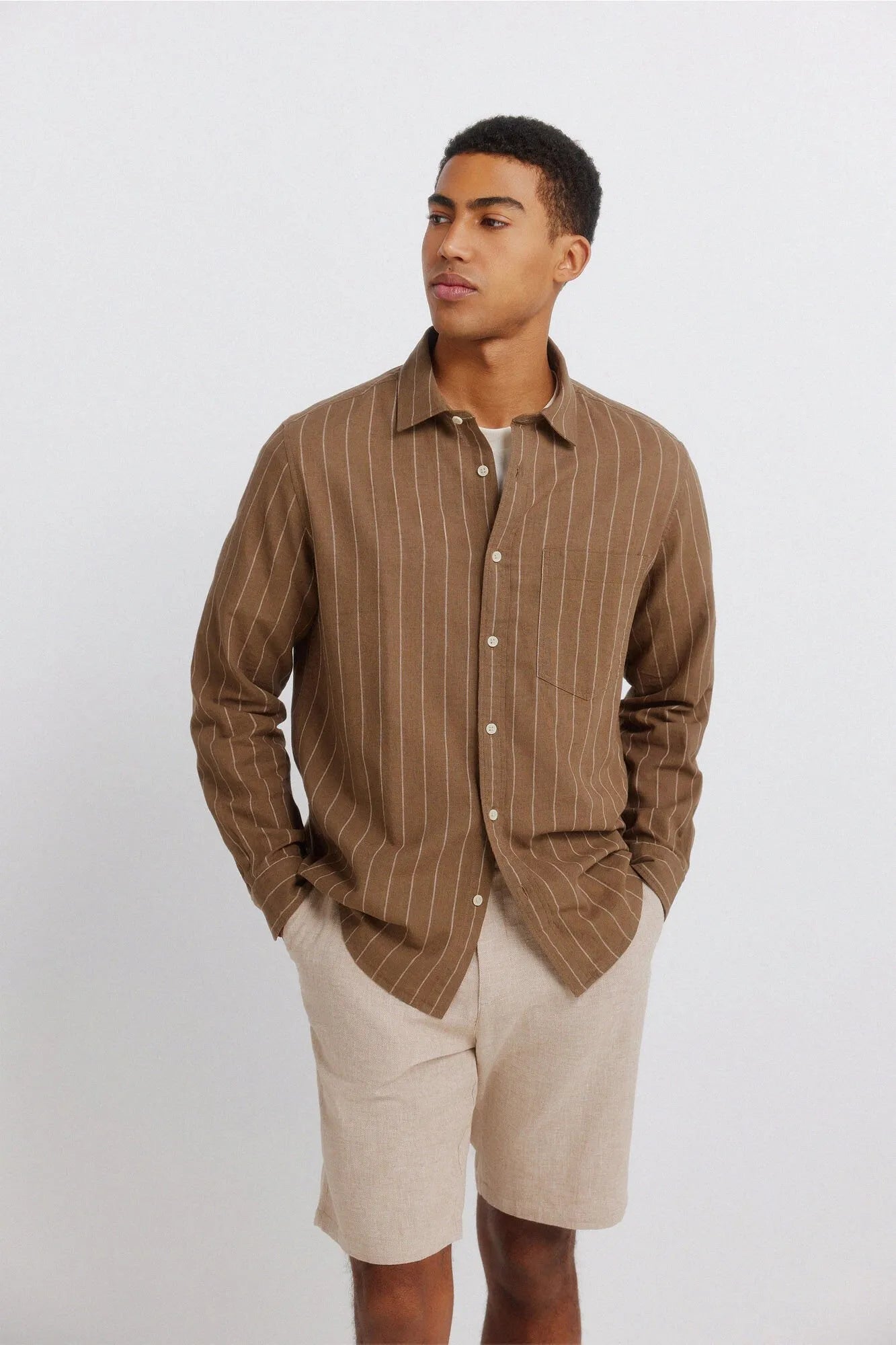 Springfield Beige Men Dobby Linen Comfort Fit Bermuda Shorts SKU: 0433674_55 Image 04