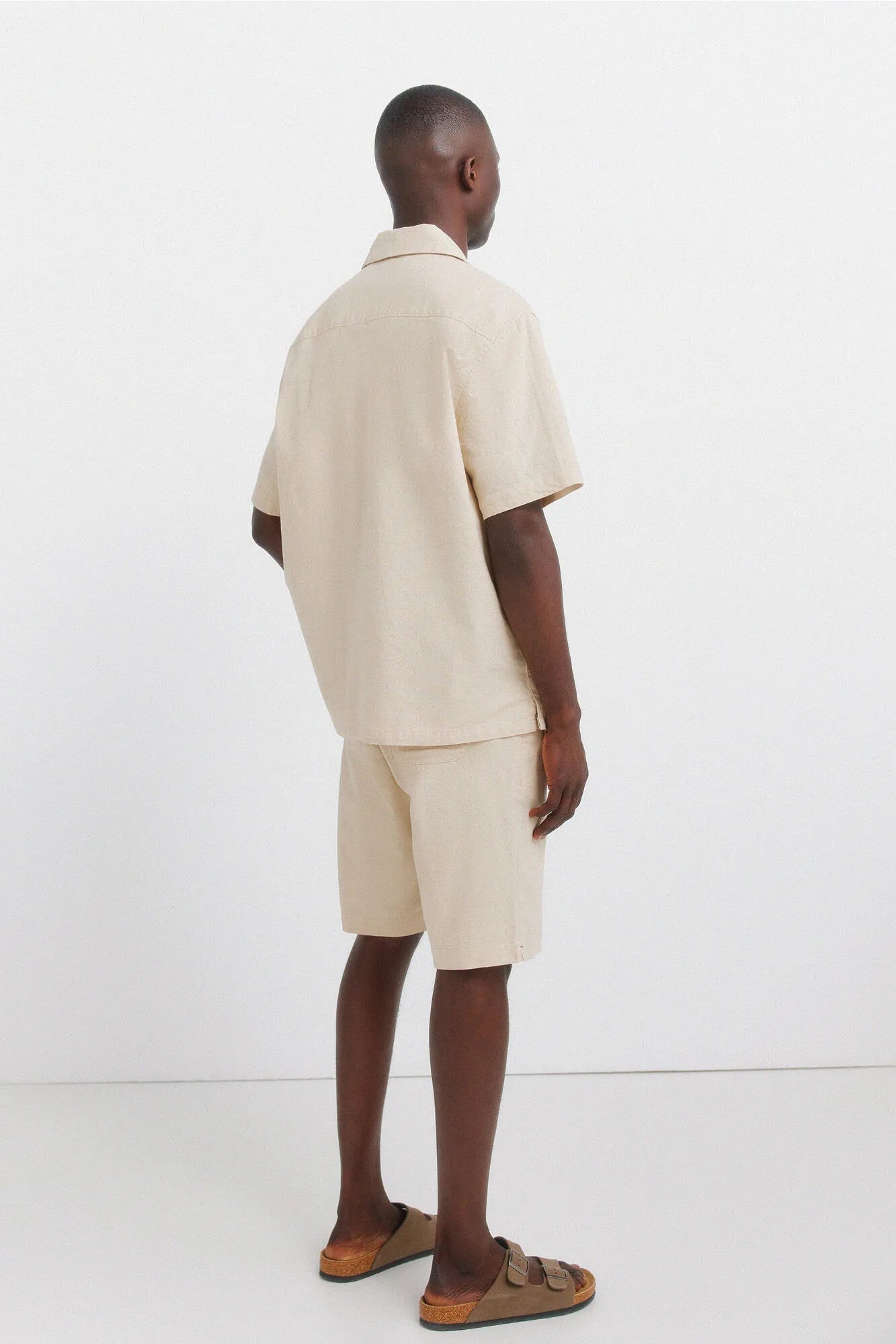 Springfield Beige Men Linen Relaxed Fit Bermuda Shorts SKU: 0433675_50 Image 04