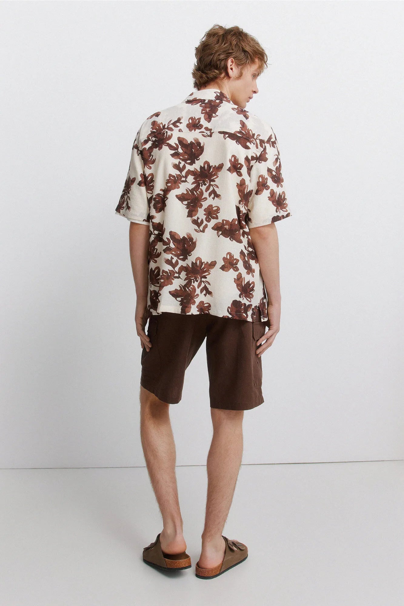 Springfield Brown Men Linen Cargo Comfort Fit Bermuda Shorts SKU: 0433682_39 Image 05
