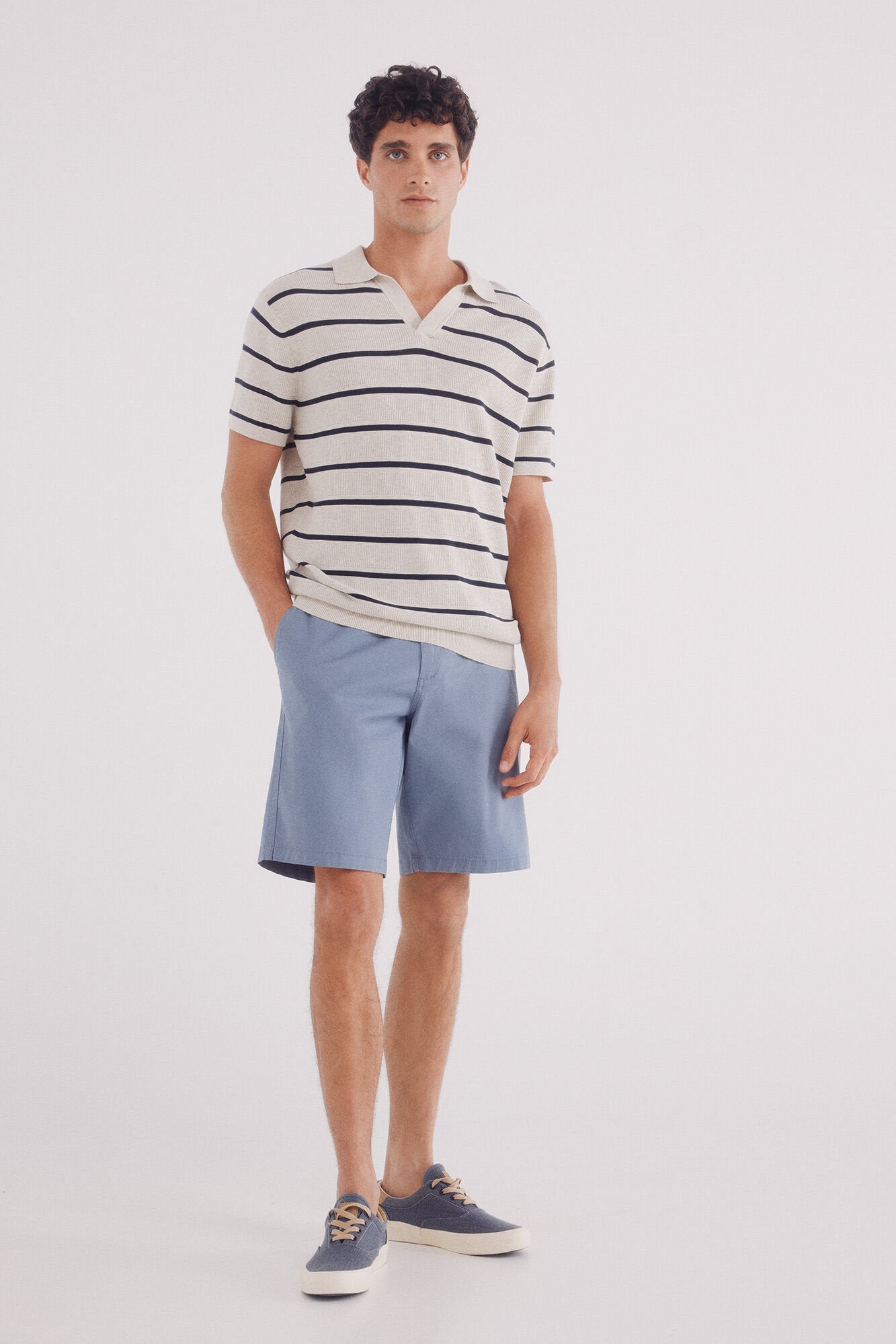 Springfield_Coloured Comfort Fit Bermuda Shorts_0439942_15_01