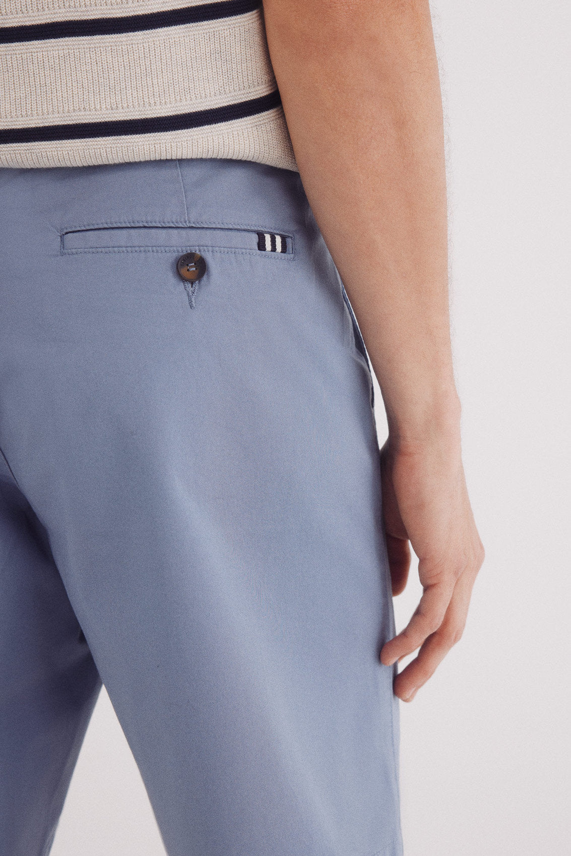 Springfield_Coloured Comfort Fit Bermuda Shorts_0439942_15_04