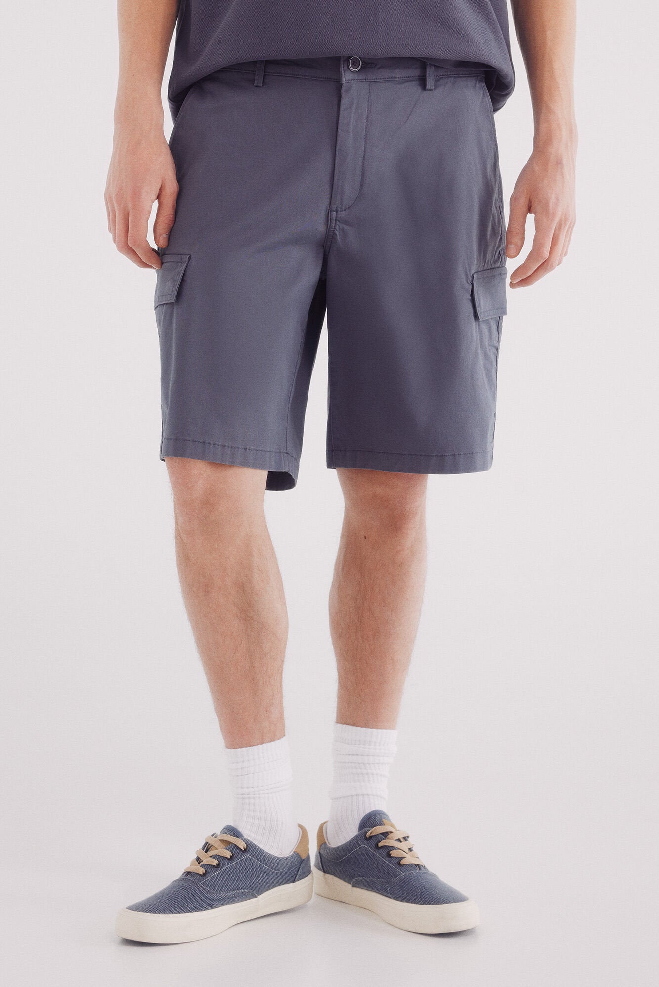 Springfield_Comfort Fit Cargo Bermuda Shorts_0439943_16_02