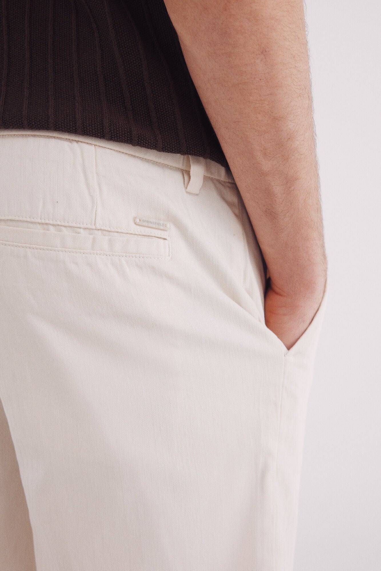 Springfield_Slim Fit Cotton Herringbone Bermuda Herringbone_0439945_97_04