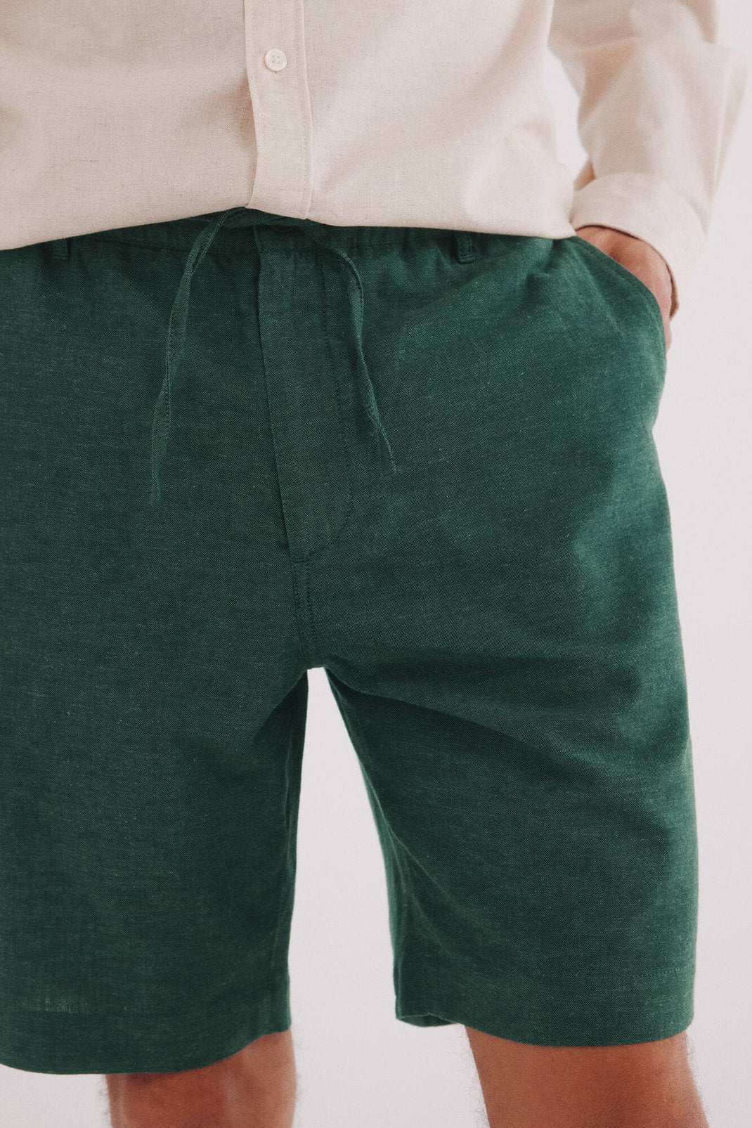 Springfield_Slim Fit Linen Bermuda Shorts_0439946_22_03