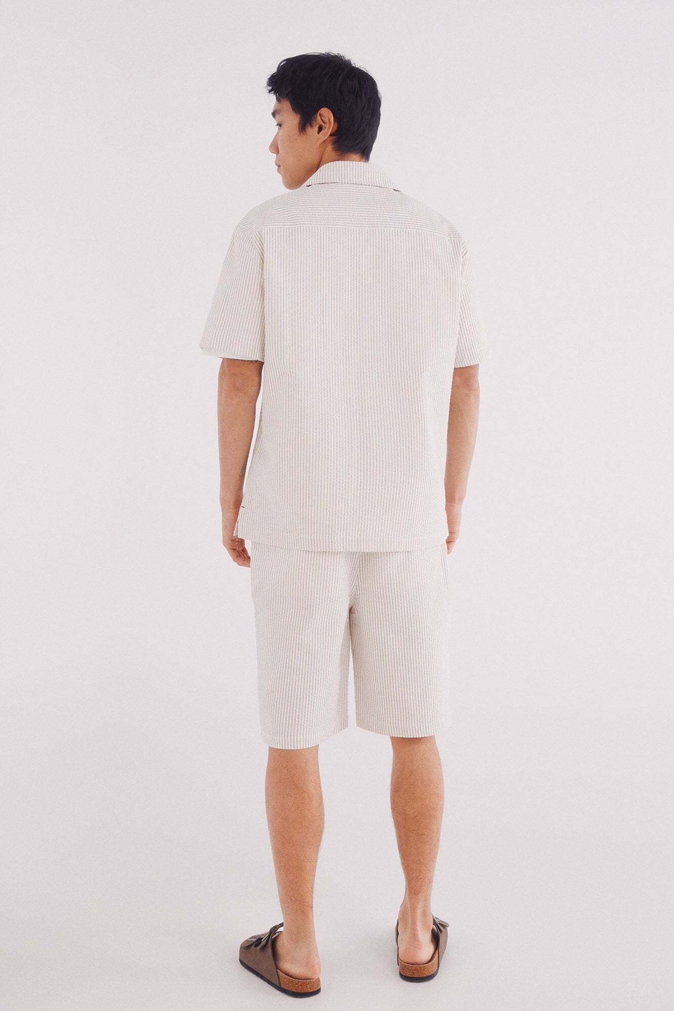 Springfield_Relaxed Fit Seersucker Bermuda Shorts_0439957_51_05