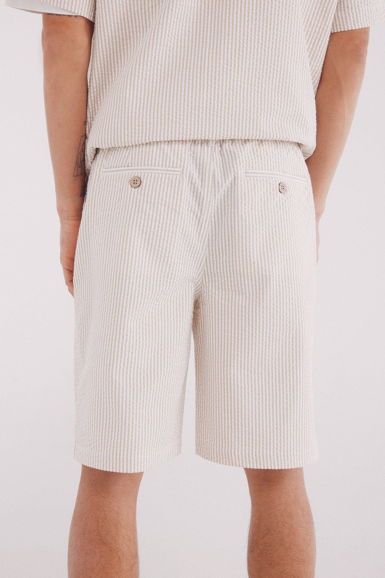 Springfield_Relaxed Fit Seersucker Bermuda Shorts_0439957_51_06