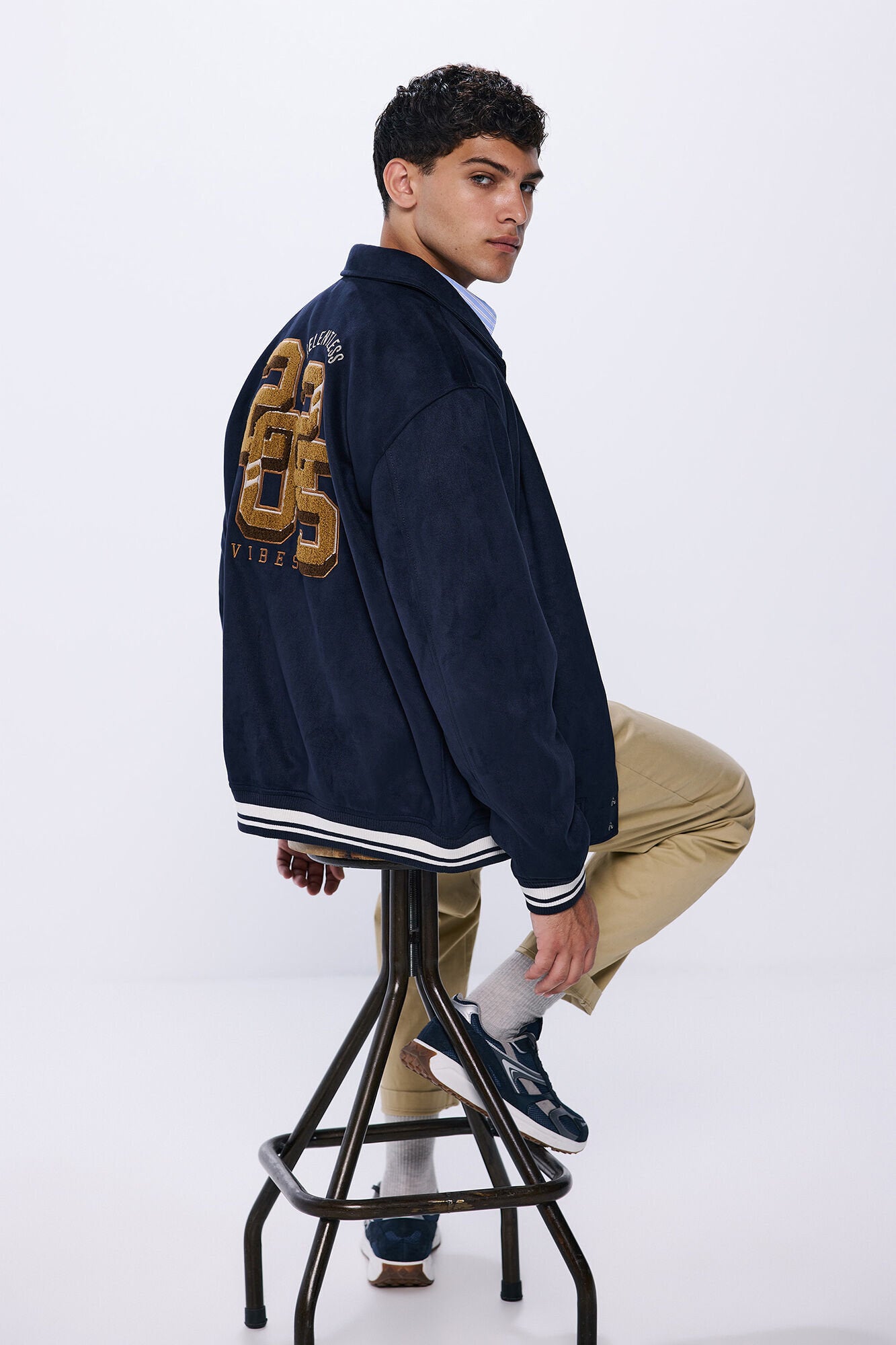 Varsity Jacket with Suede Effect_0488285_11_05