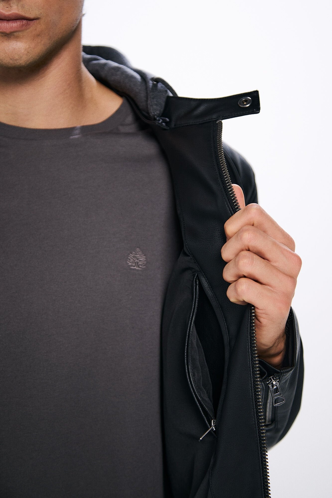 Springfield_Faux Leather Jacket with Hood_0489245_01_05