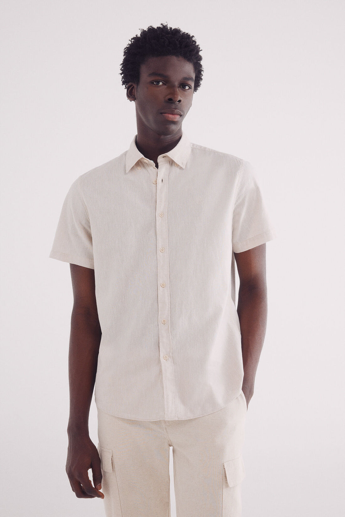 Springfield_Linen Shirt with Short Sleeves_0549131_51_01