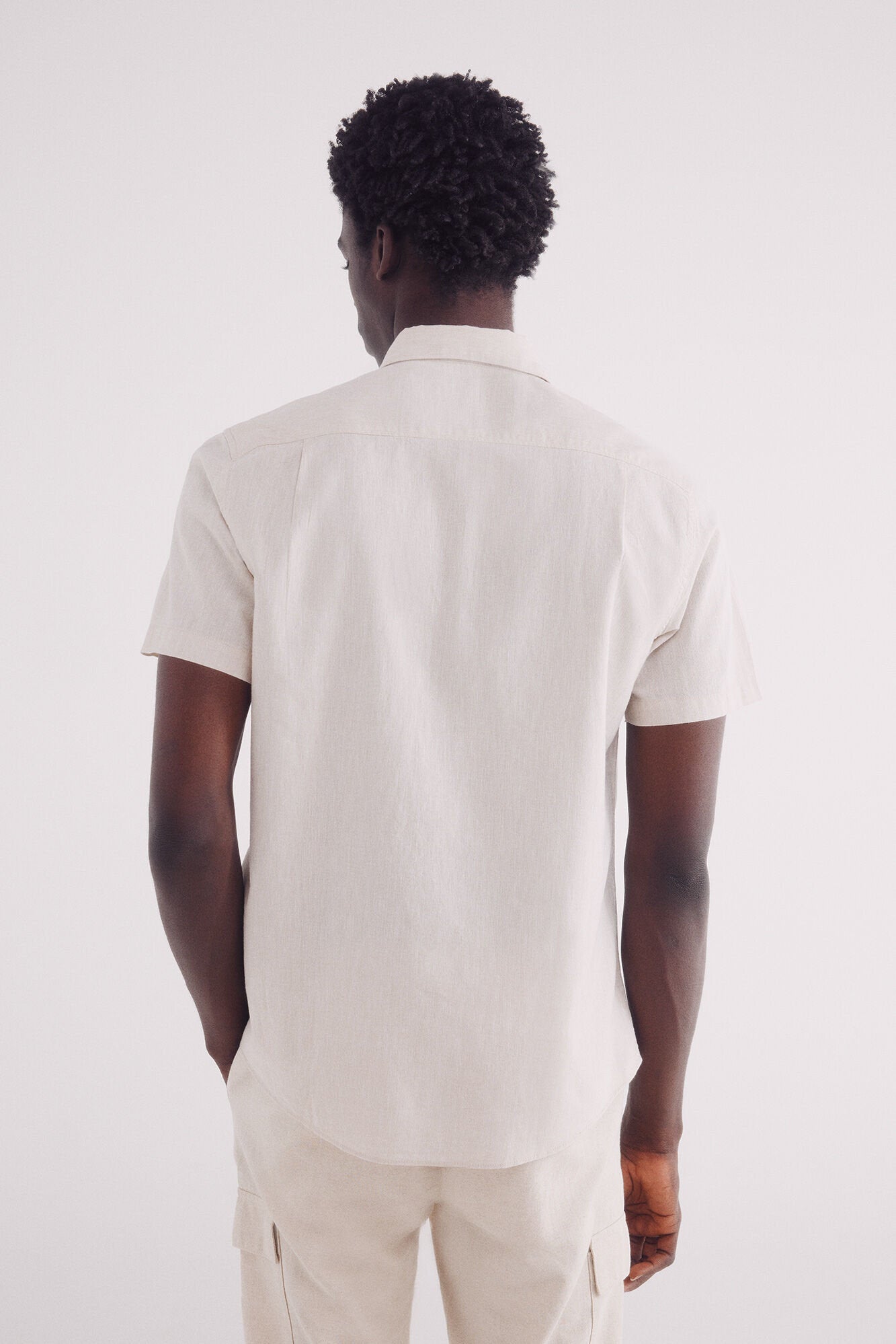 Springfield_Linen Shirt with Short Sleeves_0549131_51_03