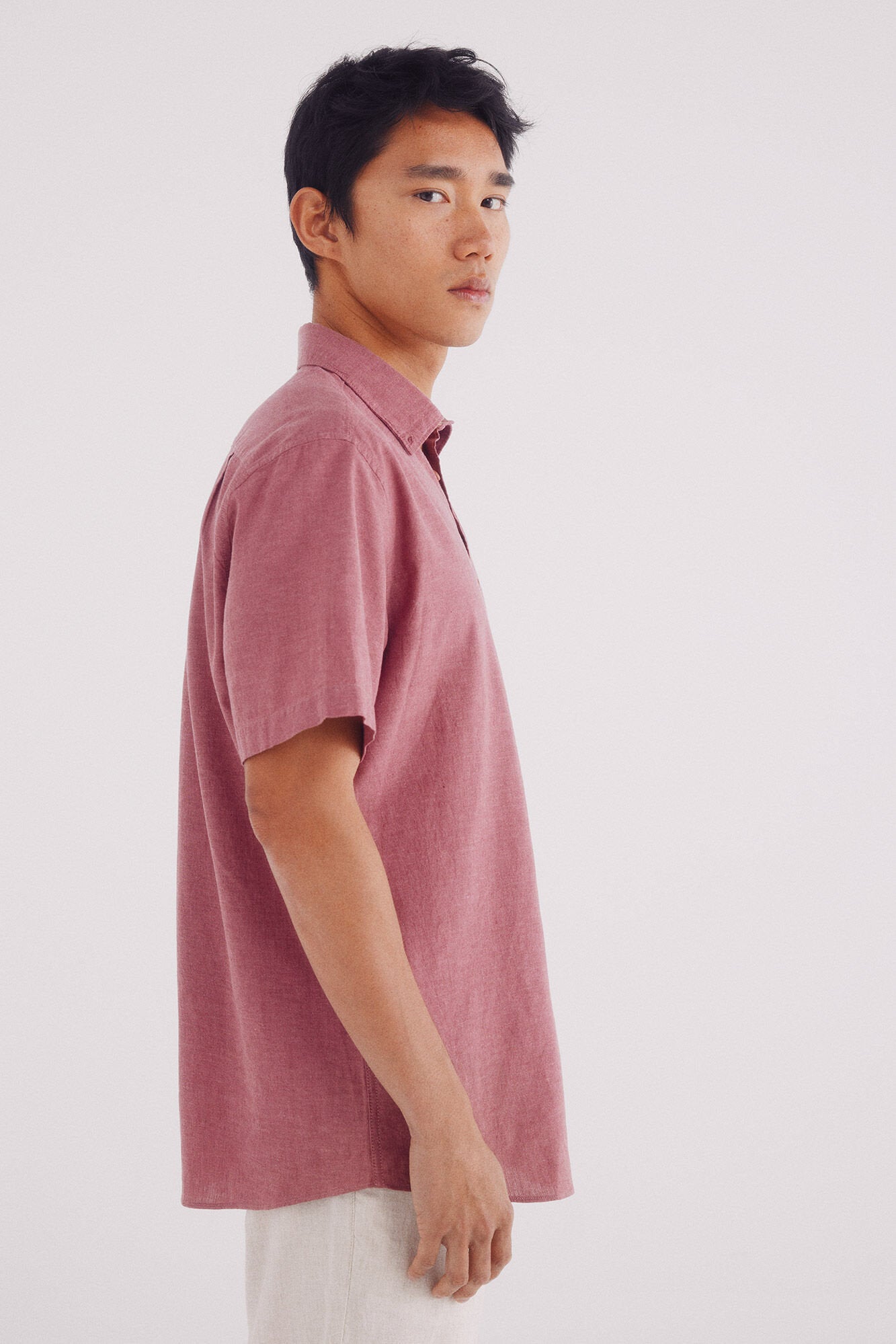 Springfield_Linen Shirt with Short Sleeves_0549131_67_01