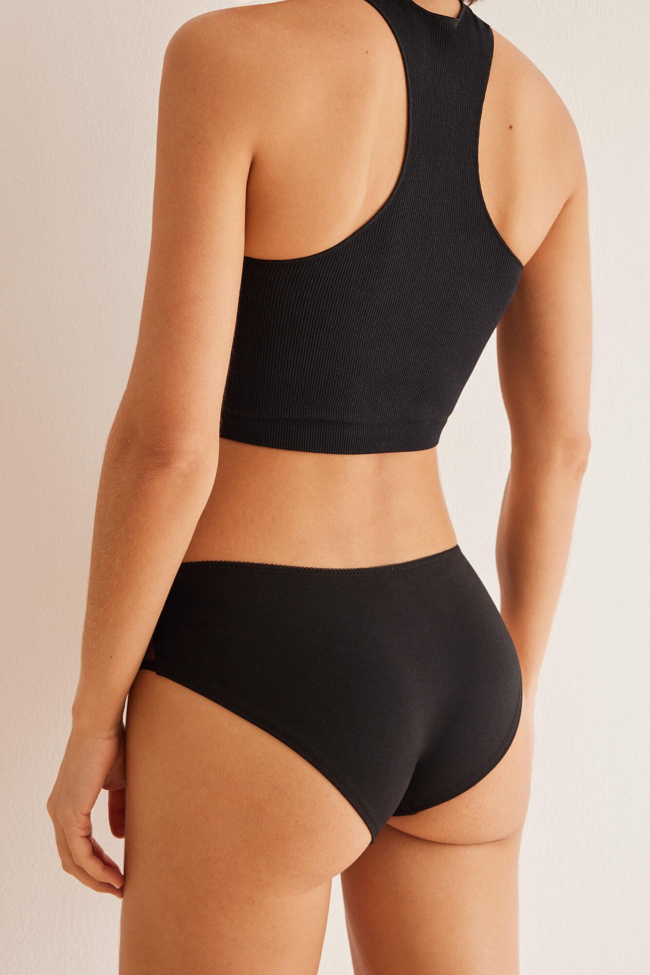 Black Wide Brief_0877556_01_02
