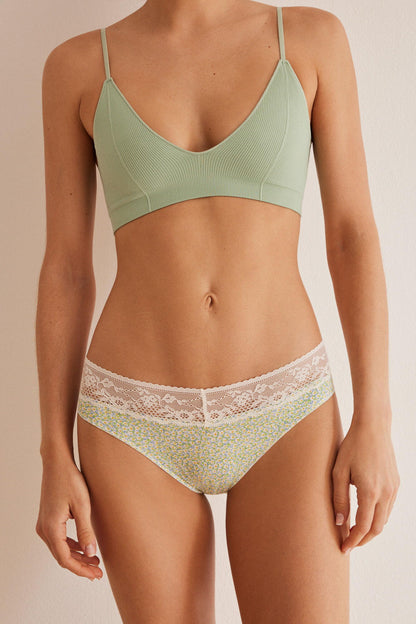 Green Hipster Brief_0877627_23_01