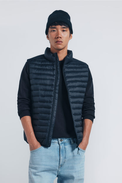 Springfield_Black_Quilted Gilet_0952080_01_01